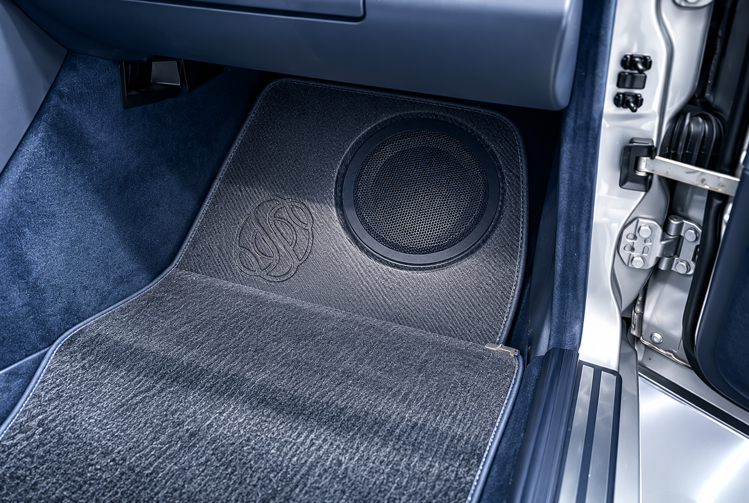Mercedes Subwoofer - W124